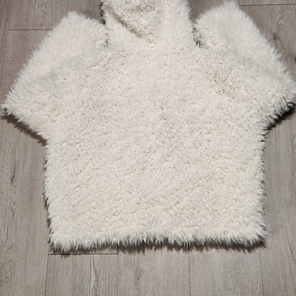 Faux Fur Jacket in Cream - Picture 5 of 6